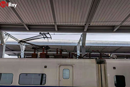 Anwendung von Wärme kameras im Eisenbahn-Stromab nehmer-OCS-System überwachung zur Unterstützung des Eisenbahn transports