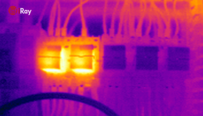 02Through_thermal_imaging,_we_can_clearly_find_the_overheating_part.png